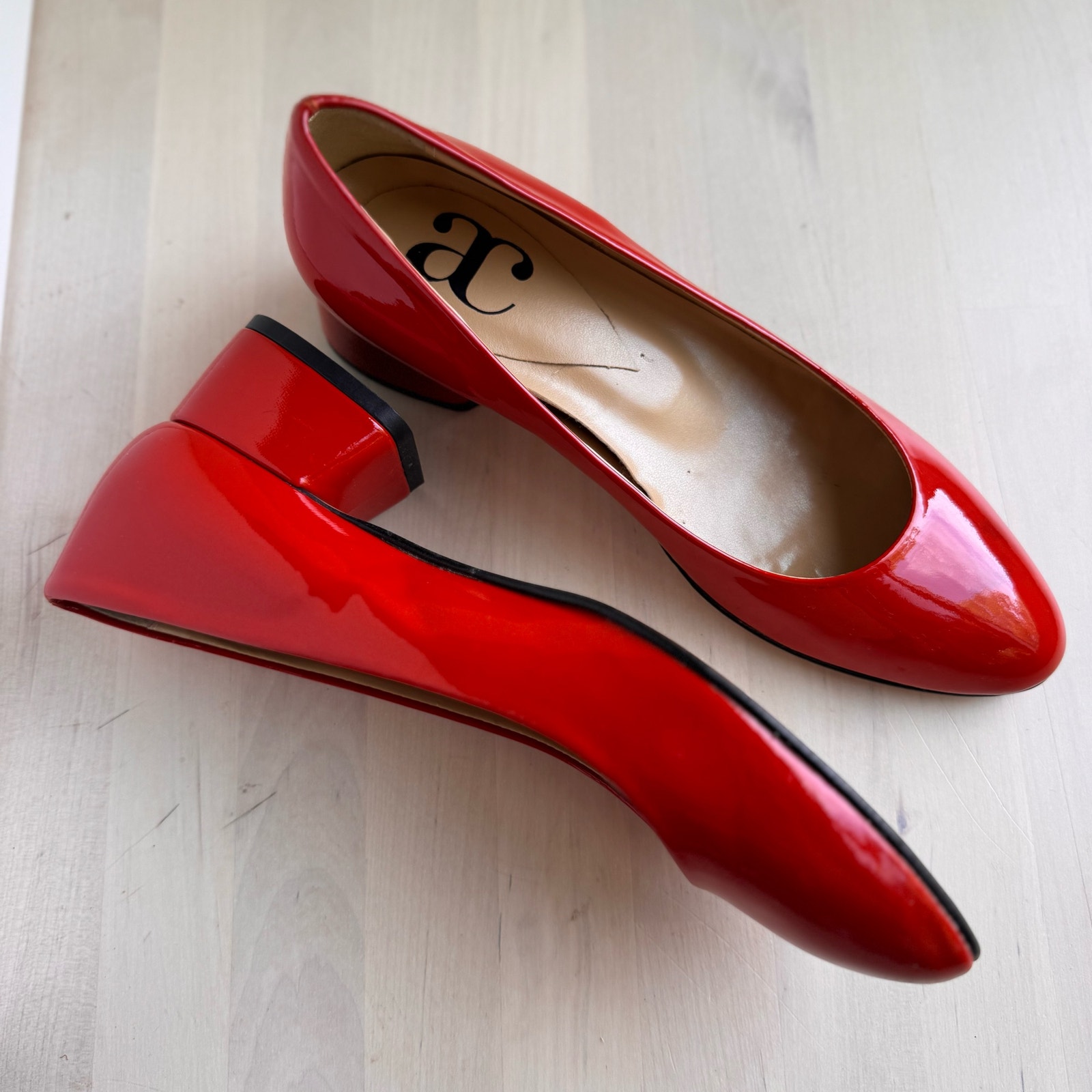 Andrea Carrano Fibbieta Red Patent Leather Pumps Pointed Toe Heels Sz 38